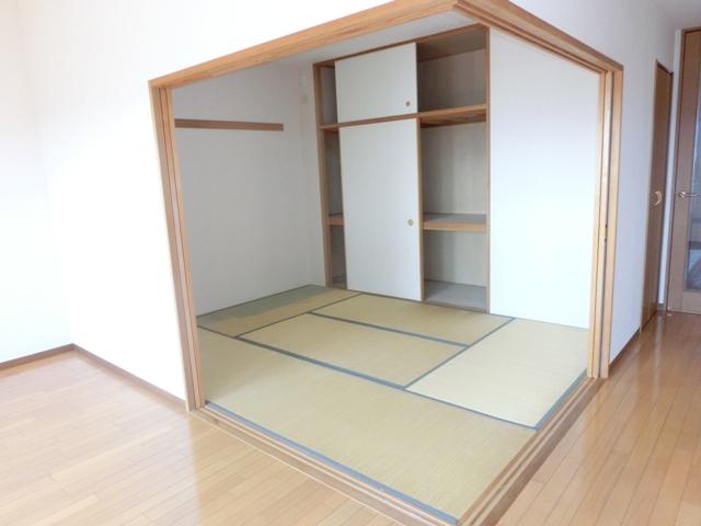 Non-living room. Grand City Radiant Tokyo West Japanese-style room