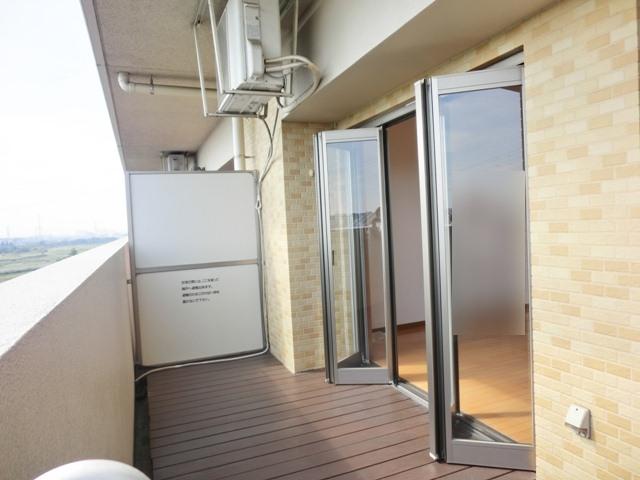 Other local. Grand City Radiant Tokyo West open-air space