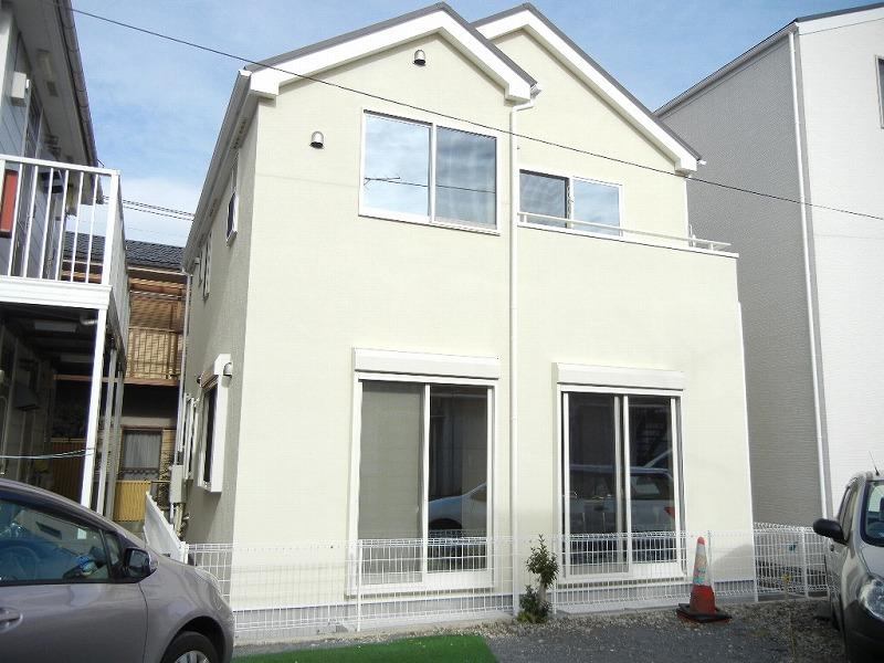 Local appearance photo. 1 Building