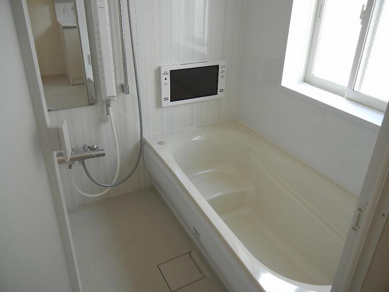 Bathroom. 1 Building