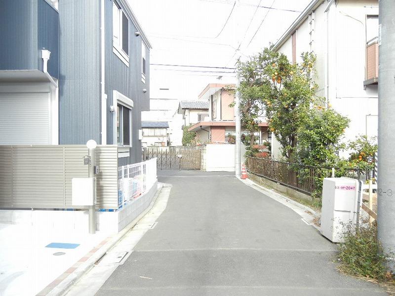 Local photos, including front road. 7 Building