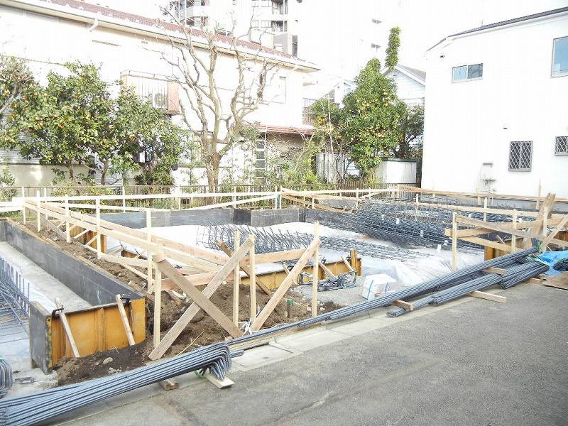 Local appearance photo. 7 Building