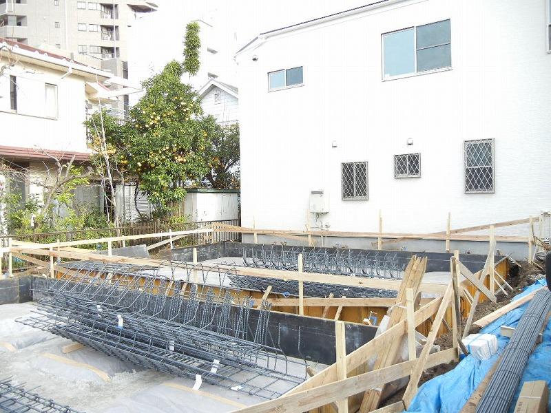 Local appearance photo. 8 Building