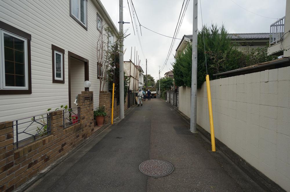 Local photos, including front road. Local (10 May 2013) Shooting