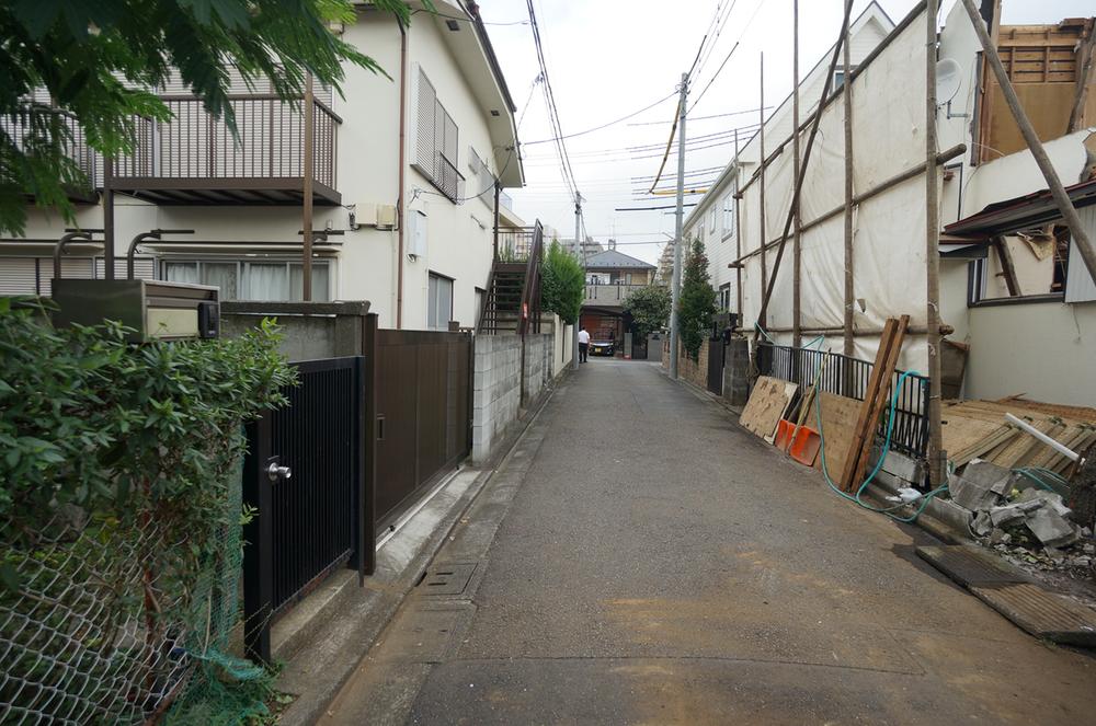 Local photos, including front road. Local (10 May 2013) Shooting