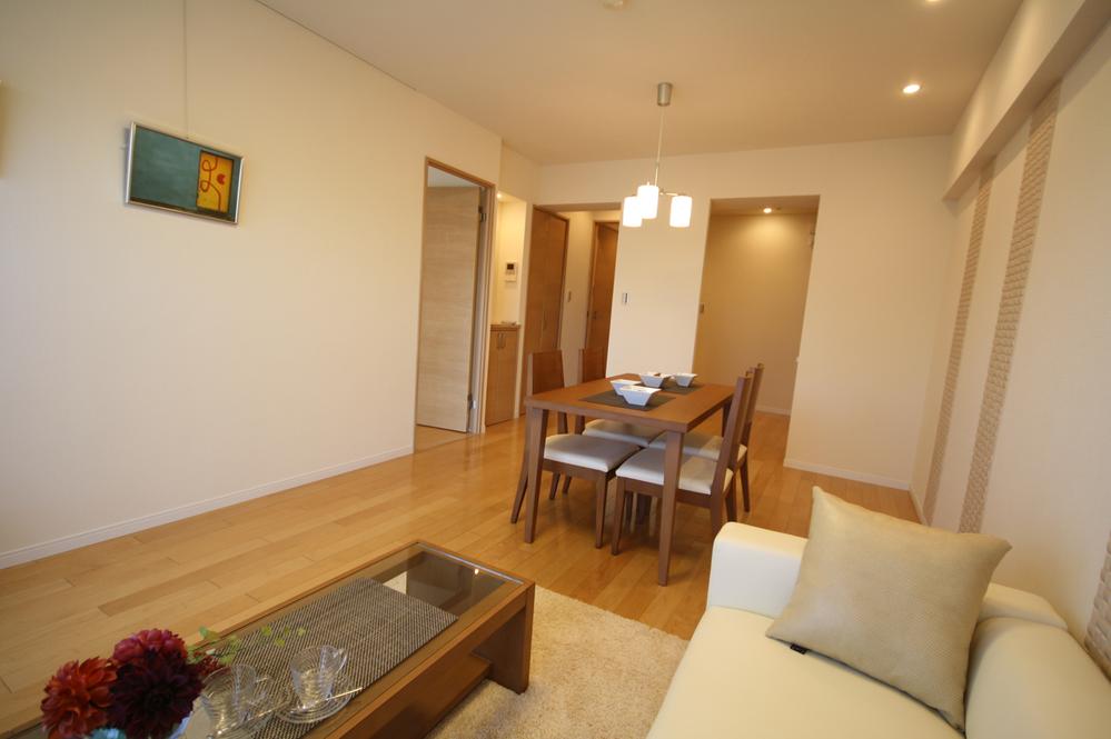 Living. Local (11 May 2013) Shooting