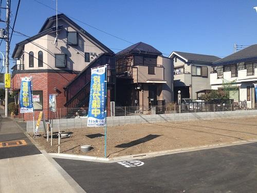 Local photos, including front road. There is also a land sale compartment.  Mato created has also been so please feel free to contact us. 