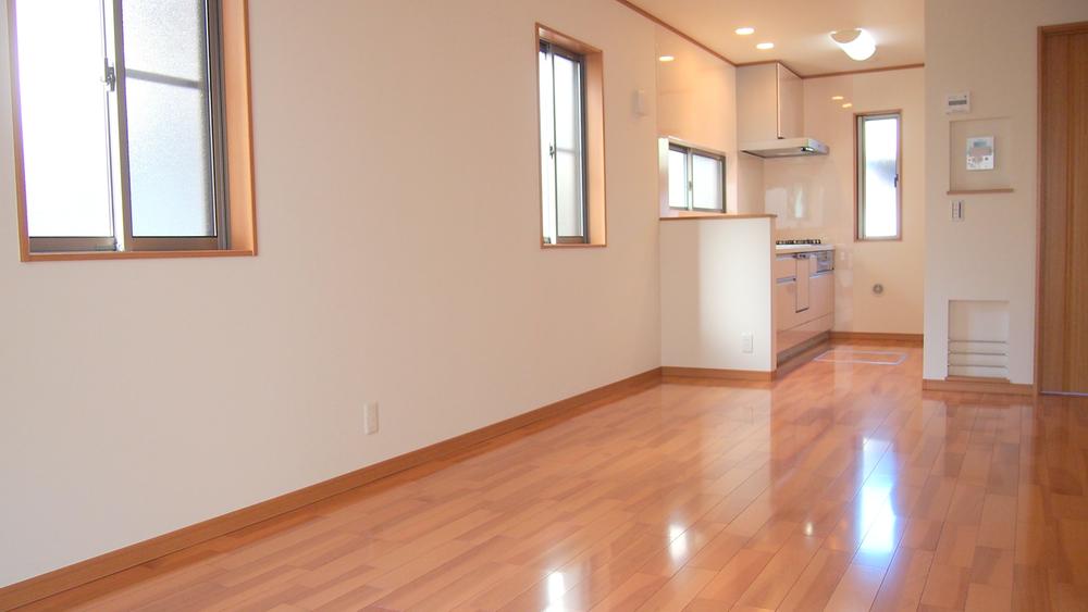 Same specifications photos (living). Example of construction