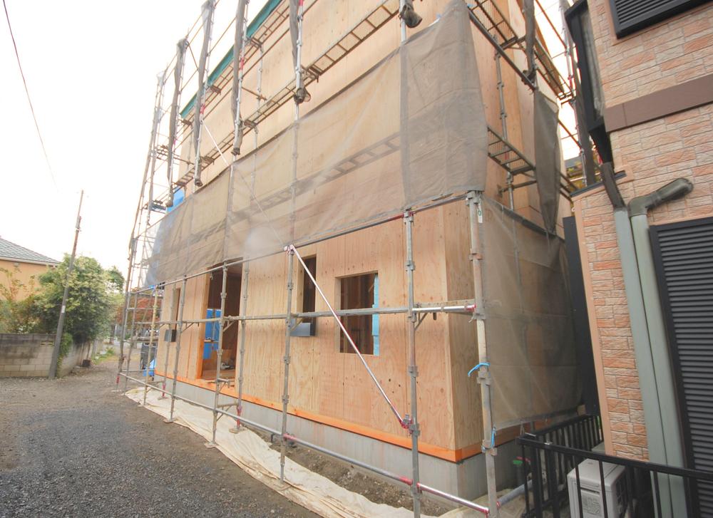 Local photos, including front road. Local Photos