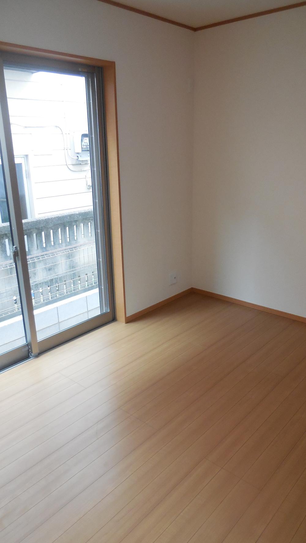 Non-living room. Indoor (10 May 2013) Shooting