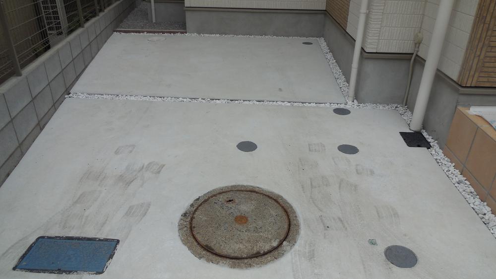 Parking lot. Local (10 May 2013) Shooting