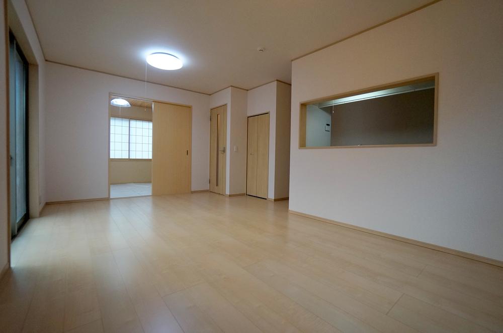 Living. Local Photos