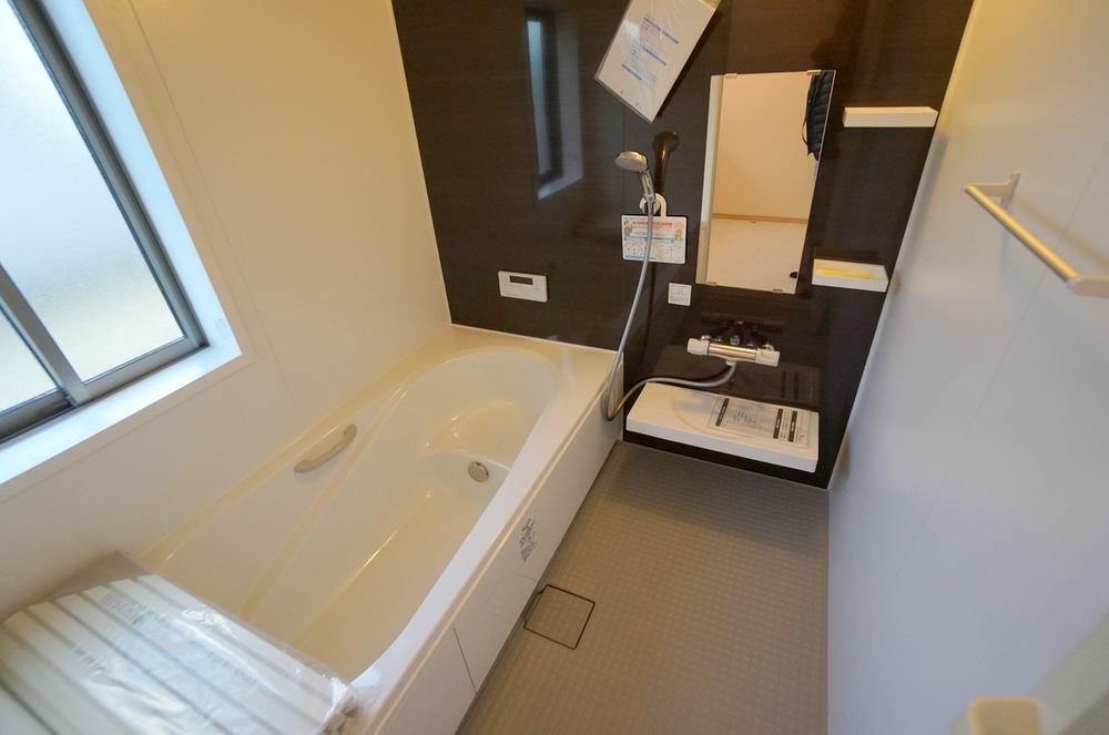 Bathroom. Local Photos