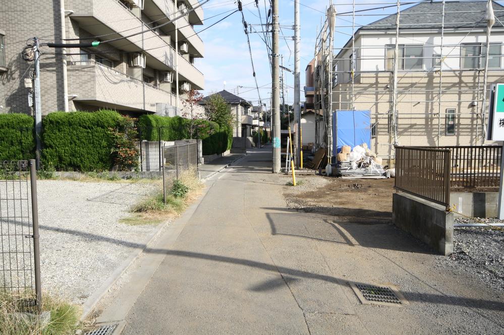 Local photos, including front road. Local (11 May 2013) Shooting