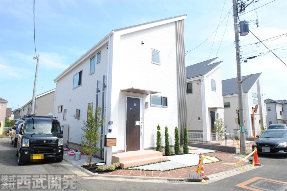 Local appearance photo. Local (July 2013) Shooting L Building