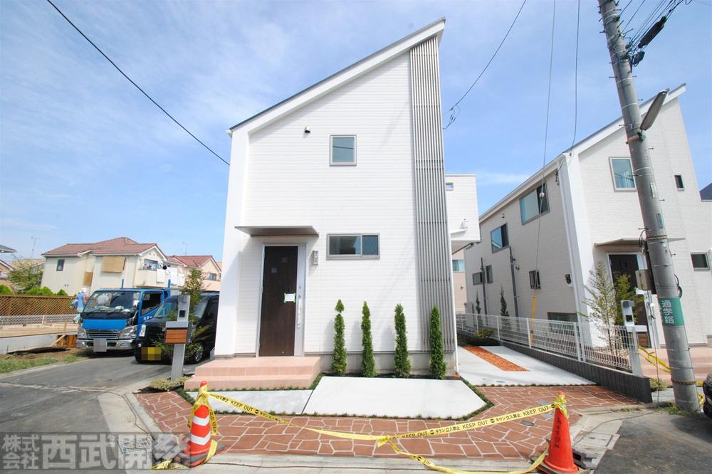 Local appearance photo. Local (July 2013) Shooting L Building