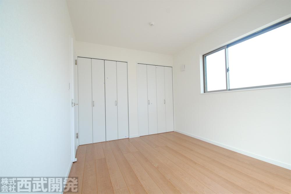 Non-living room. L Building