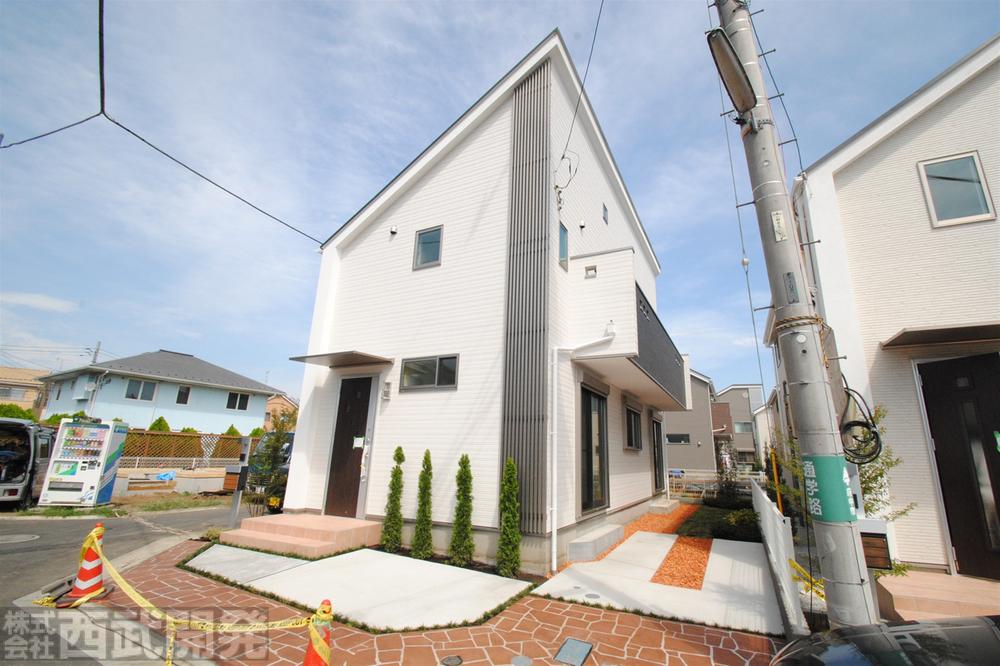 Local appearance photo. Local (July 2013) Shooting L Building