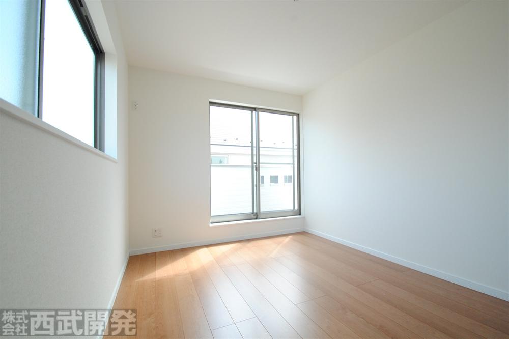 Non-living room. L Building