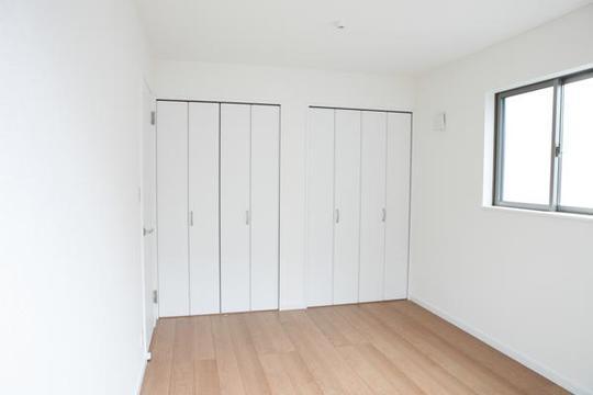 Non-living room. Storage is abundant Western-style.