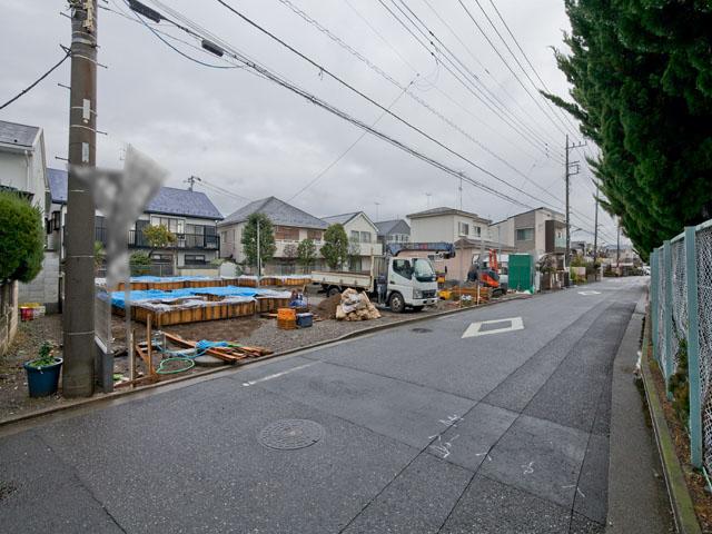 Local appearance photo. Feeling of freedom and yang per the road produce will continue into the future. Conversation of daily family station Chika is us increase, Create a happiness. Local (11 May 2013) Shooting