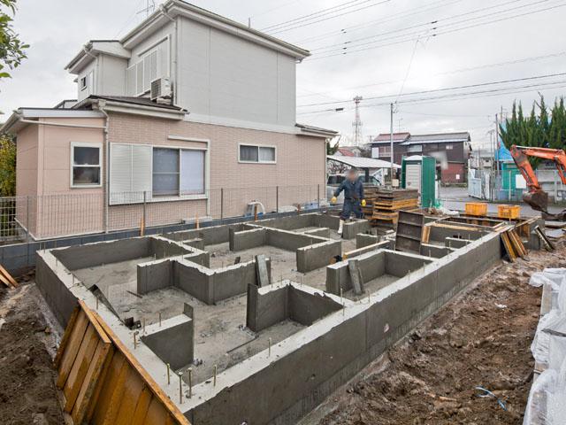 Local photos, including front road. Local (11 May 2013) Shooting