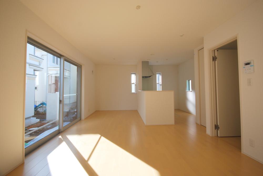 Same specifications photos (living). Example of construction