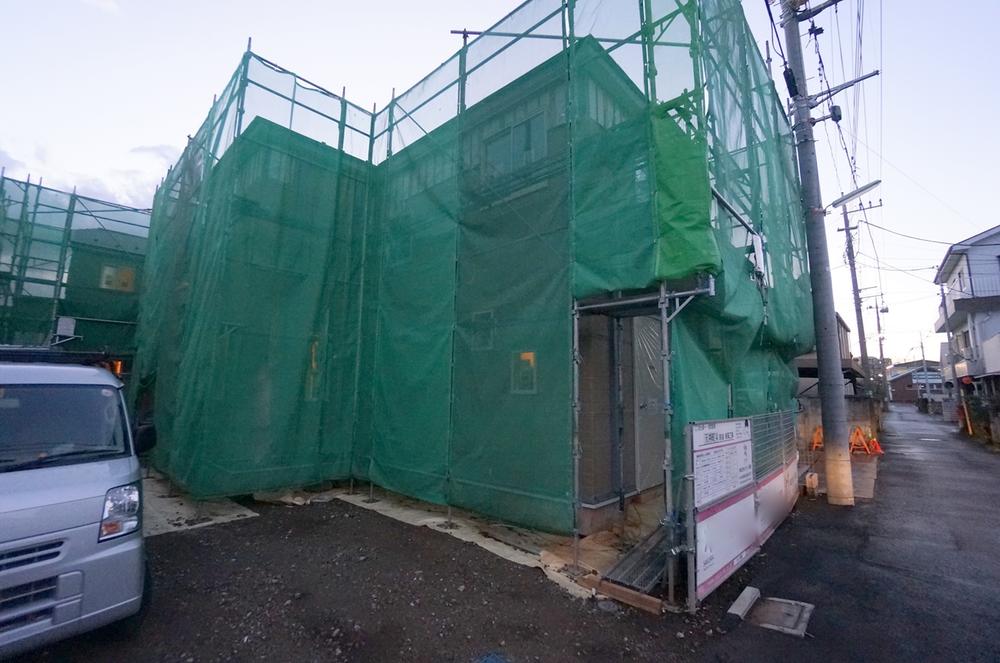 Local appearance photo. Local (11 May 2013) Shooting