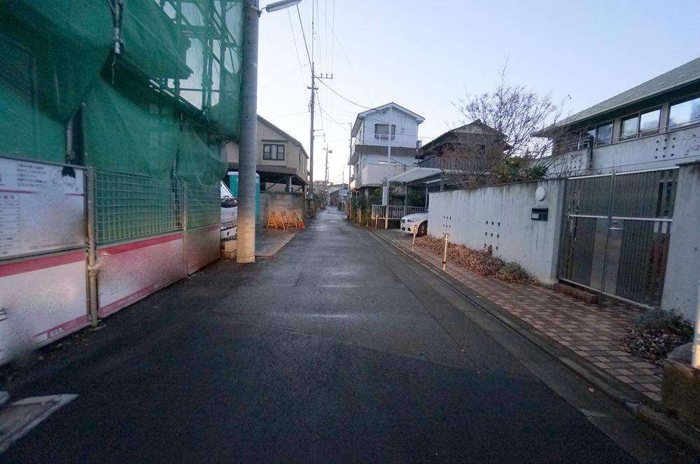 Local photos, including front road. Local (11 May 2013) Shooting