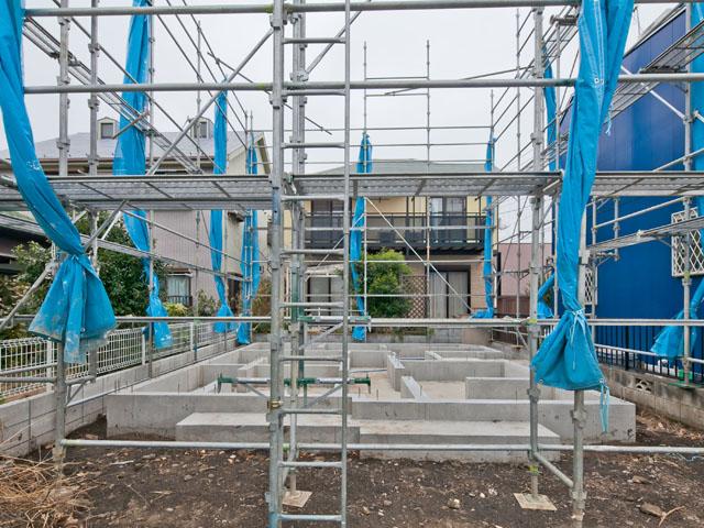 Local photos, including front road. Local (12 May 2013) Shooting