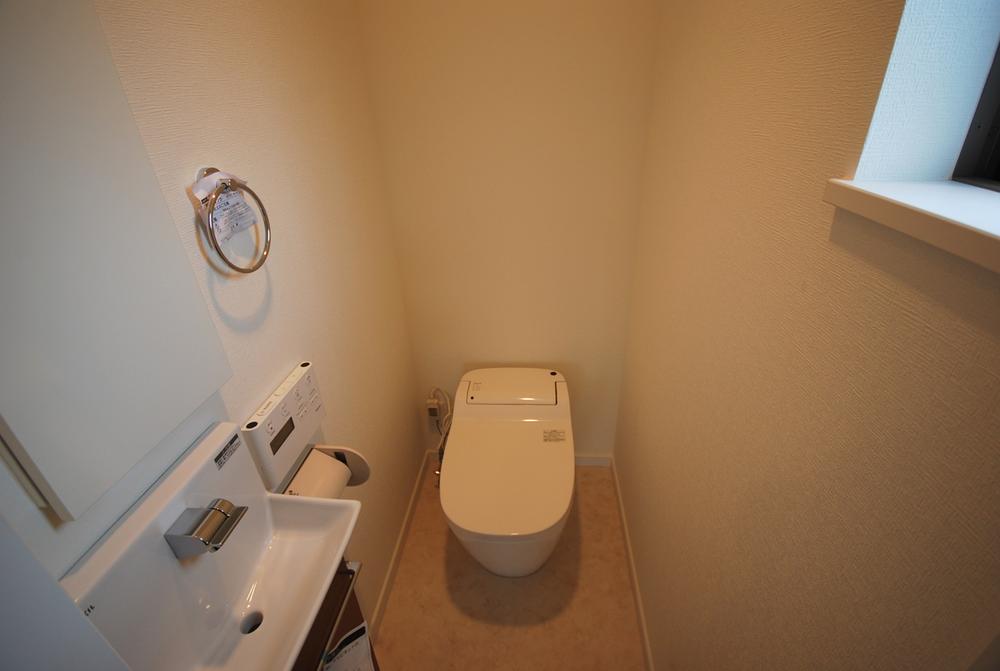 Toilet. Indoor (September 2013) Shooting