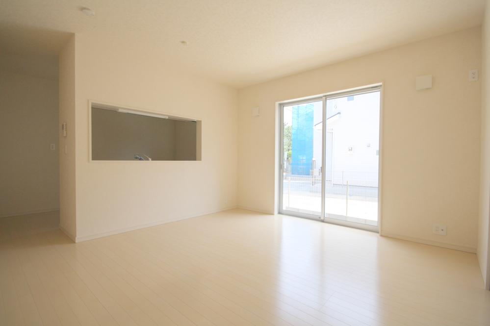 Same specifications photos (living). Example of construction