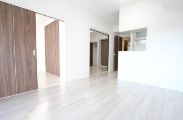 Living. Renovation of enhancement! Please see a clean room by all means at the local.