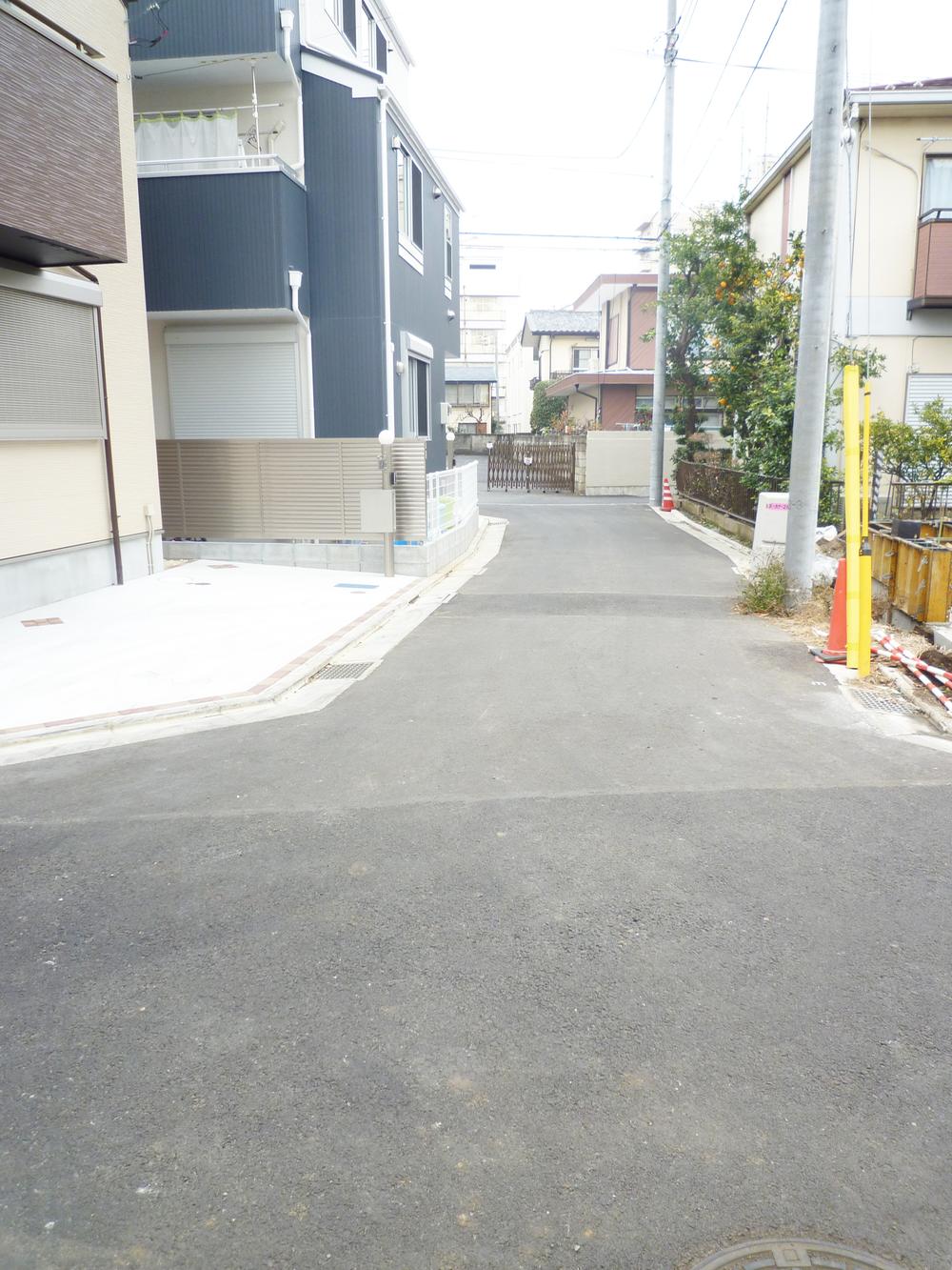 Local photos, including front road. Because of the readjustment land, And clean streets