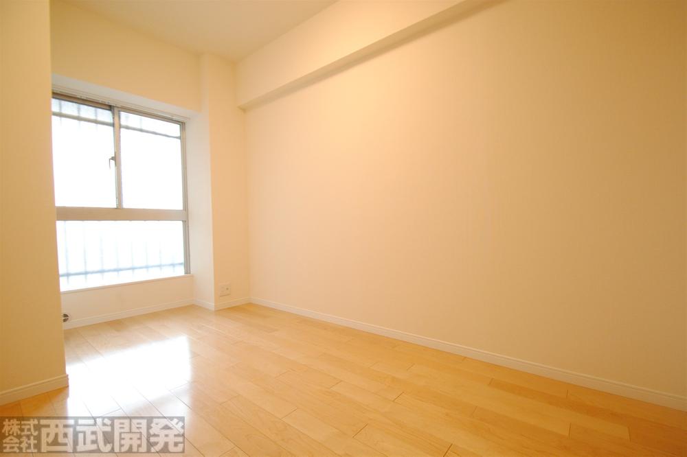 Non-living room. Western-style 4.7 Pledge & with closet