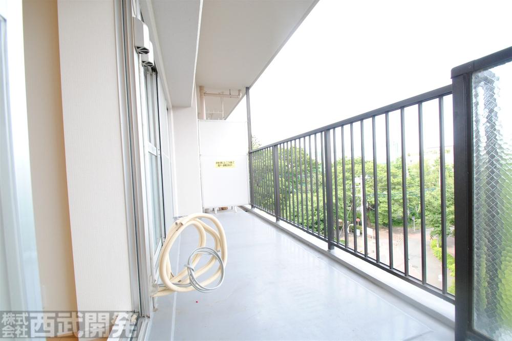 Balcony. Two-sided balcony