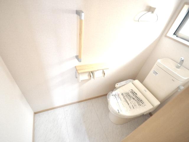 Toilet. Building 2 Toilet (November 2013) Shooting