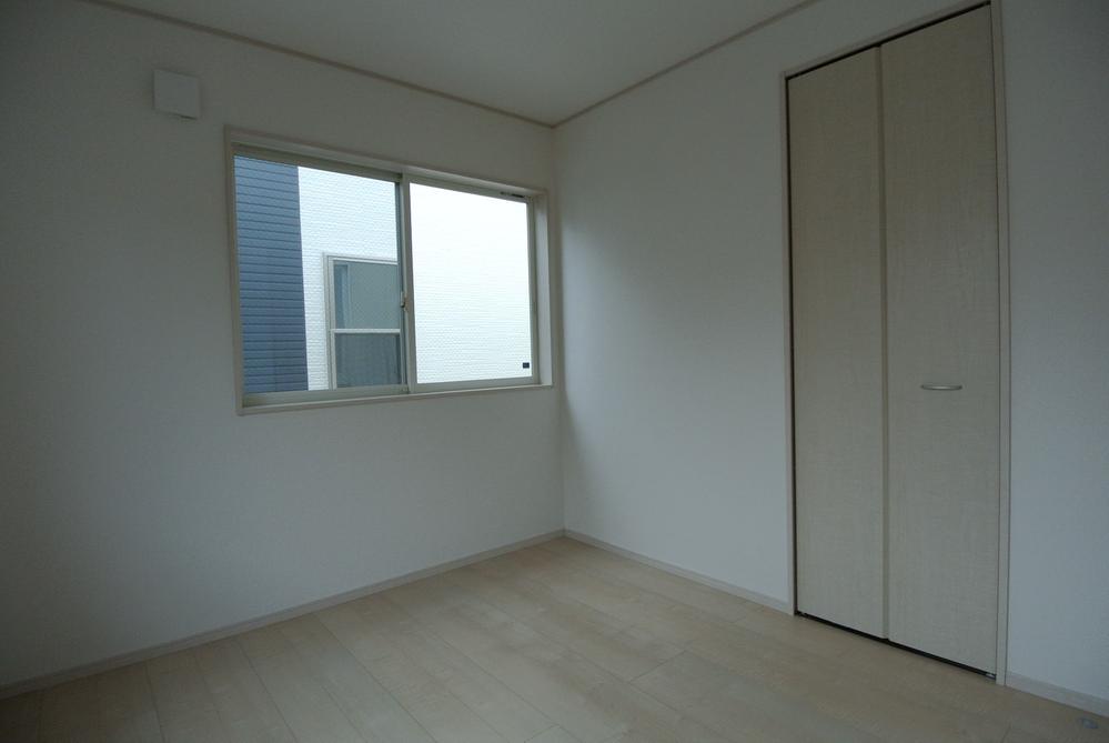 Same specifications photos (Other introspection). Same specifications