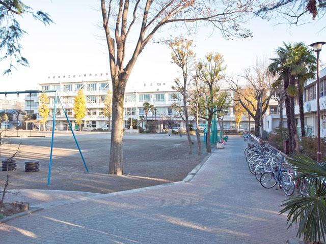 Primary school. 300m to Fuchu Municipal Fuchu fourth elementary school