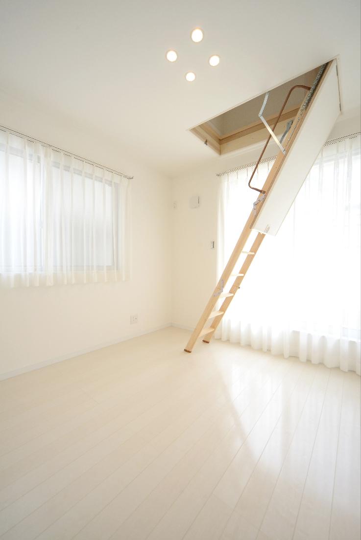 Non-living room. Example of construction