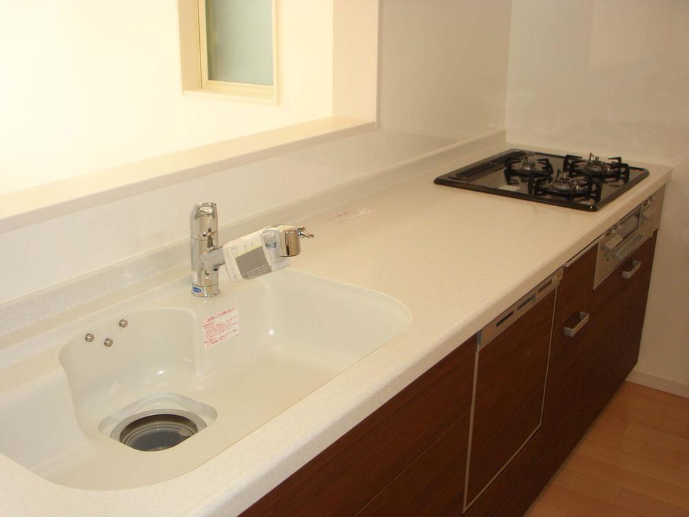 Other introspection. ● dishwasher with a face-to-face kitchen