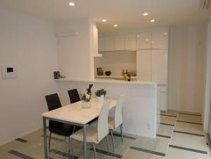 Kitchen. 30-43 Building dining