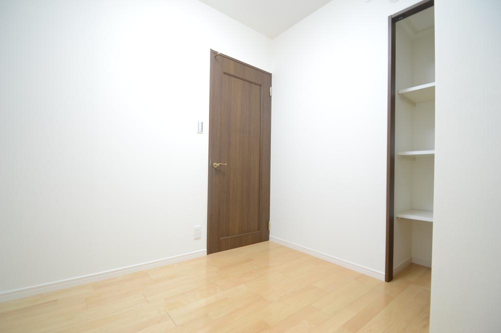 Non-living room. Western-style 4.2 Pledge With closet