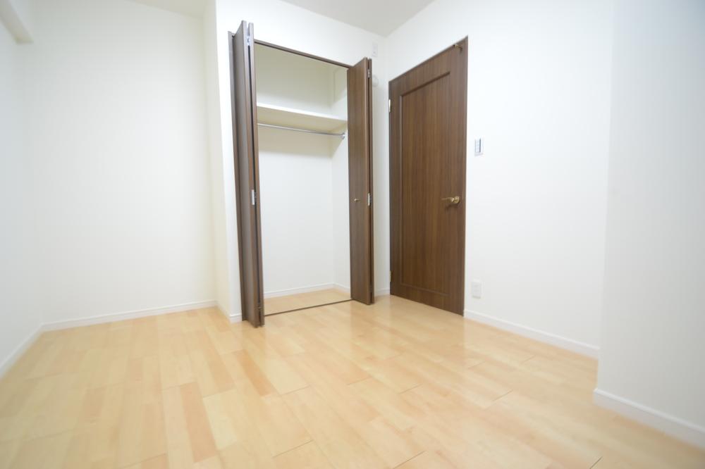 Non-living room. Western-style 5 Pledge With closet