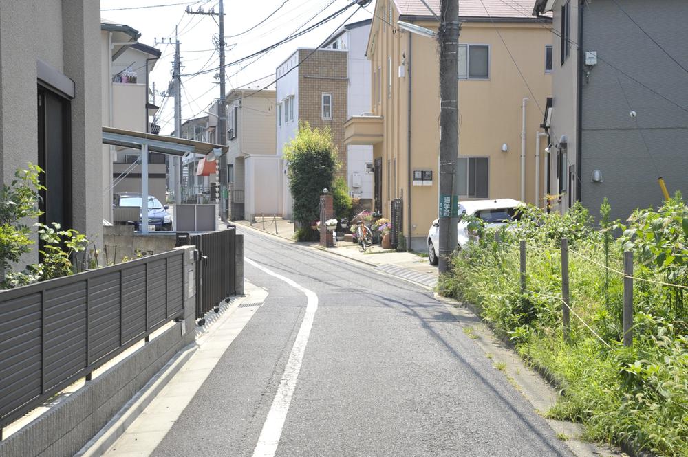 Local photos, including front road. Local (July 2013) Shooting