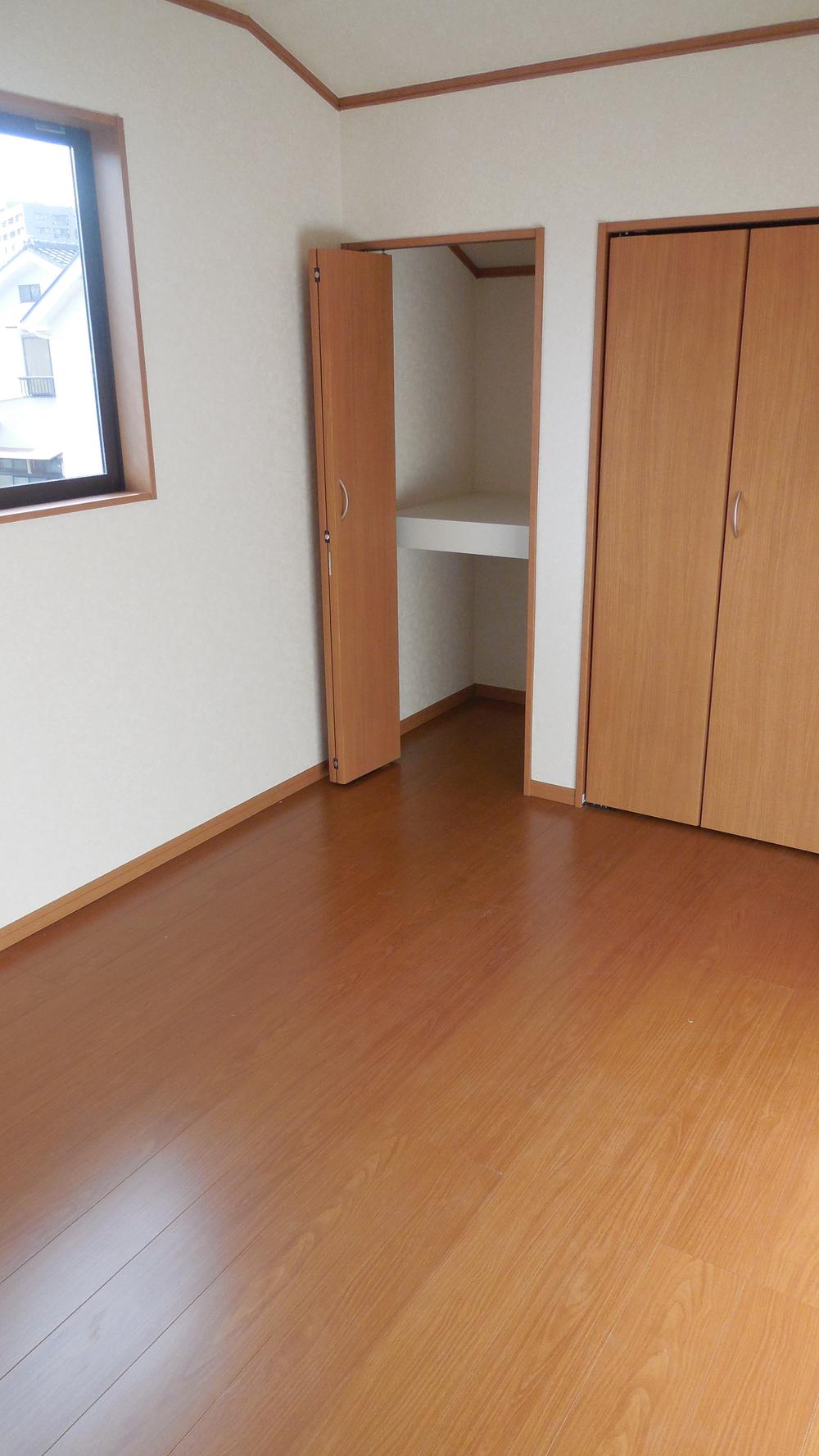 Non-living room. Indoor (10 May 2013) Shooting