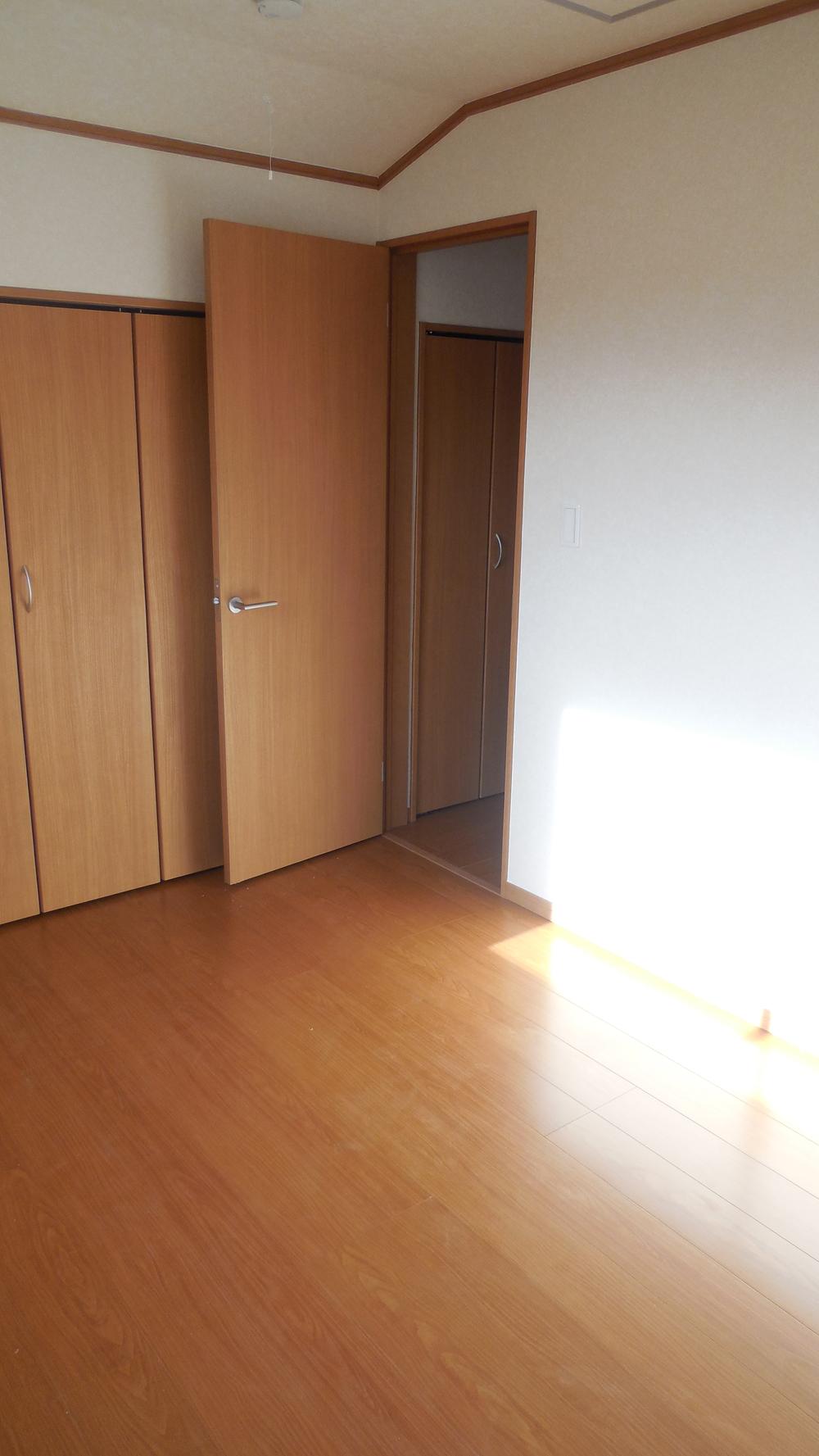 Non-living room. Indoor (10 May 2013) Shooting