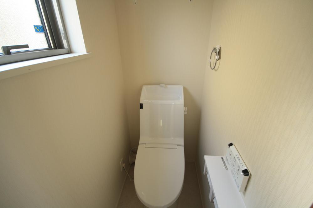 Toilet. Indoor (September 2013) Shooting