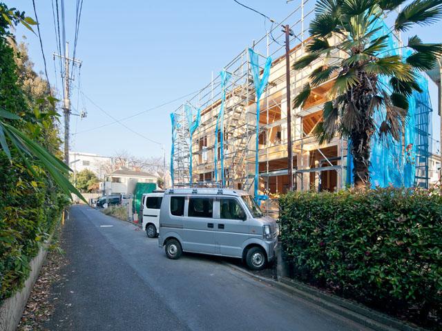 Local photos, including front road. Local (12 May 2013) Shooting