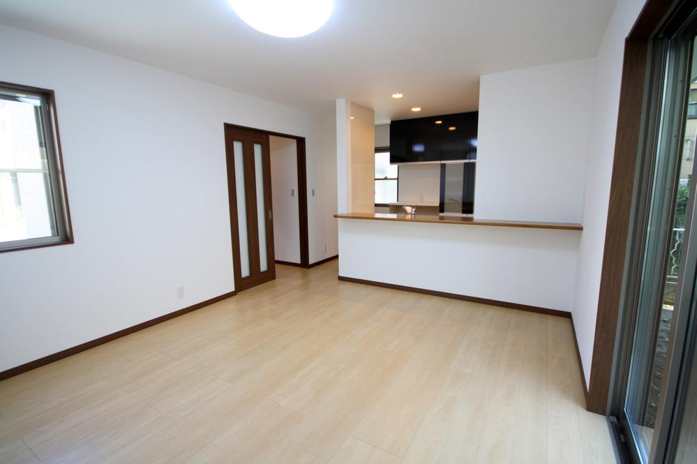 Living. Local (11 May 2013) Shooting